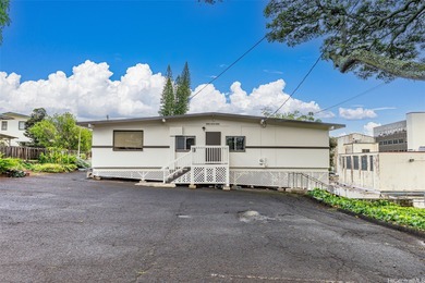 Beach Home Sale Pending in Honolulu, Hawaii