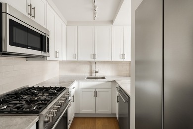 Beach Apartment For Sale in New York, New York