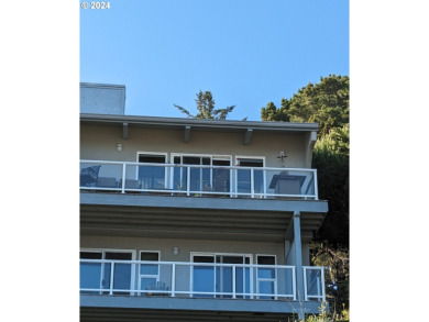 Beach Condo For Sale in Brookings, Oregon