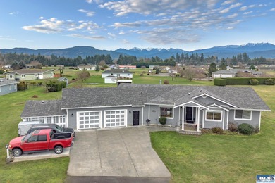 Beach Home For Sale in Sequim, Washington