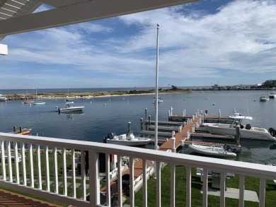 Beach Condo For Sale in Oak Bluffs, Massachusetts