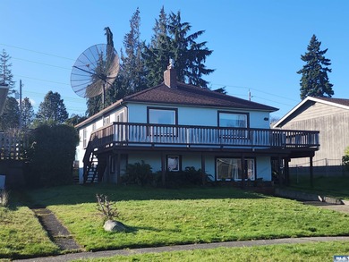 Beach Home For Sale in Port Angeles, Washington
