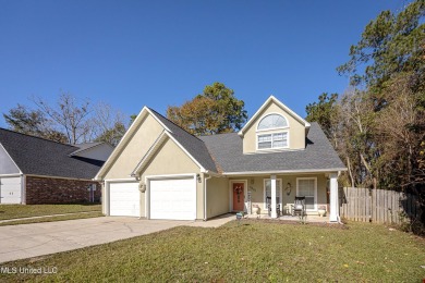 Beach Home For Sale in Ocean Springs, Mississippi