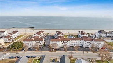 Beach Condo For Sale in Hampton, Virginia