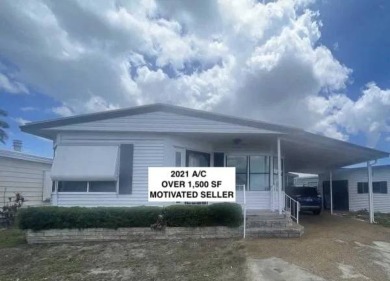 Beach Home For Sale in Bradenton, Florida