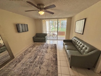 Beach Condo For Sale in Lauderdale Lakes, Florida