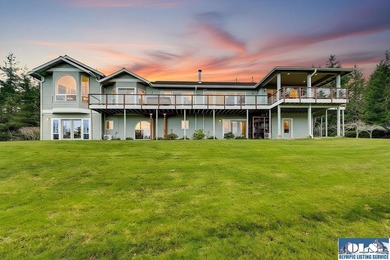 Beach Home For Sale in Gardiner, Washington