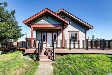 Beach Home For Sale in Port Angeles, Washington