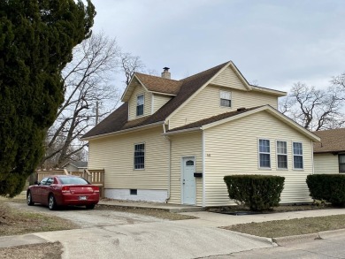 Beach Home For Sale in Michigan City, Indiana