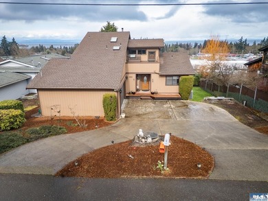 Beach Home For Sale in Port Angeles, Washington