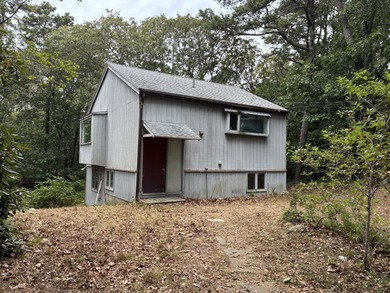 Beach Home Sale Pending in Vineyard Haven, Massachusetts