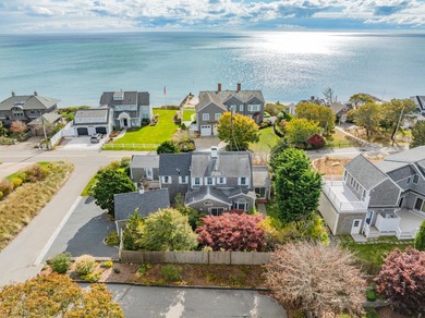 Beach Home For Sale in West Harwich, Massachusetts