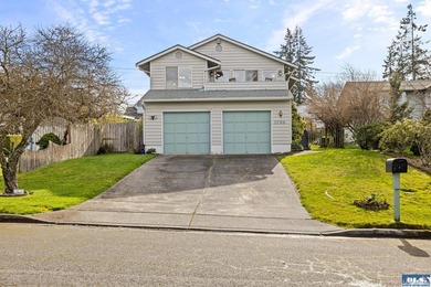 Beach Home For Sale in Port Angeles, Washington