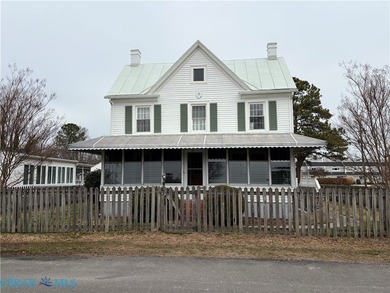 Beach Home For Sale in Urbanna, Virginia