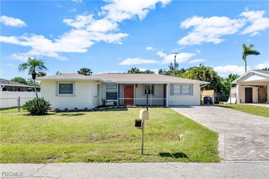 Beach Home For Sale in Fort Myers, Florida