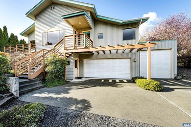 Beach Home For Sale in Sequim, Washington