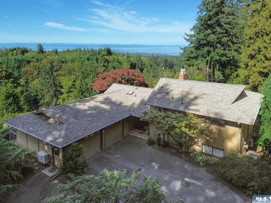 Beach Home For Sale in Port Angeles, Washington