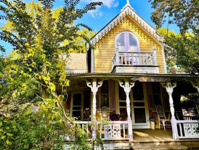 Beach Home Sale Pending in Oak Bluffs, Massachusetts