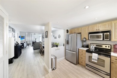 Beach Condo For Sale in Sunrise, Florida