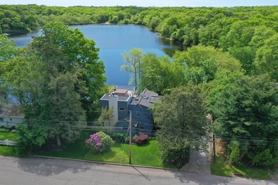 Beach Home For Sale in Southampton, New York