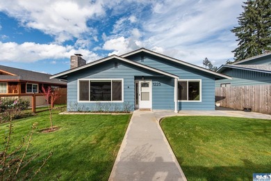 Beach Home Active Under Contract in Port Angeles, Washington