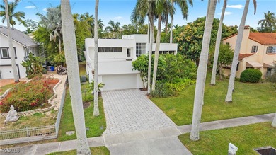 Beach Home For Sale in Fort Myers, Florida