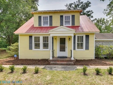 Beach Home For Sale in Bohannon, Virginia