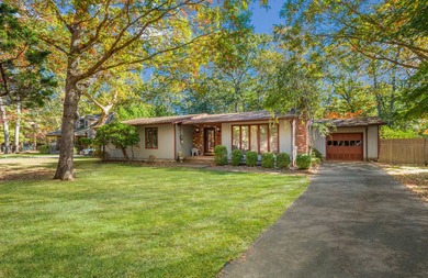 Beach Home For Sale in East Hampton, New York