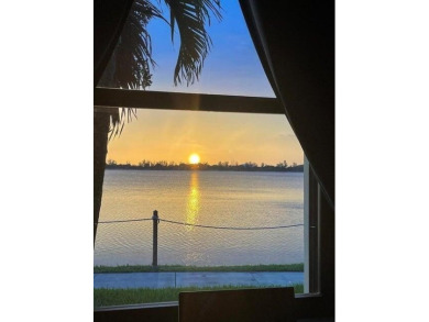 Beach Condo For Sale in Oakland Park, Florida