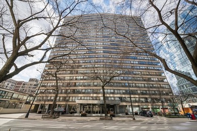 Beach Condo Active Under Contract in Chicago, Illinois