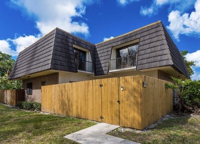 Beach Home For Sale in West Palm Beach, Florida