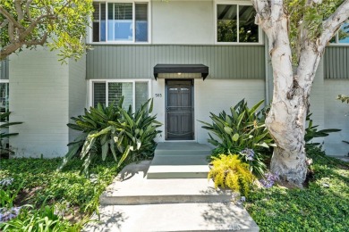 Beach Condo For Sale in Newport Beach, California