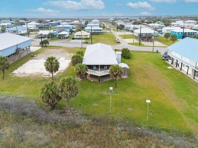 Beach Home For Sale in Grand Isle, Louisiana