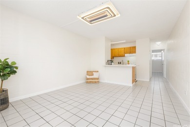 Beach Condo Active Under Contract in Aiea, Hawaii