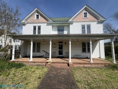Beach Home For Sale in Urbanna, Virginia