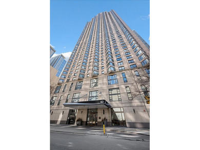 Beach Condo For Sale in Chicago, Illinois