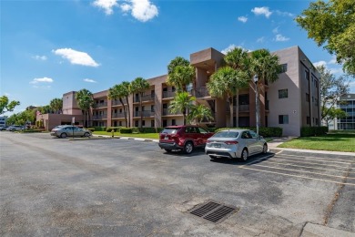 Beach Condo For Sale in Tamarac, Florida