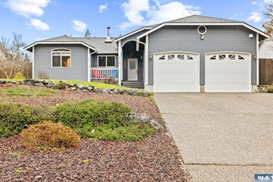 Beach Home For Sale in Port Angeles, Washington
