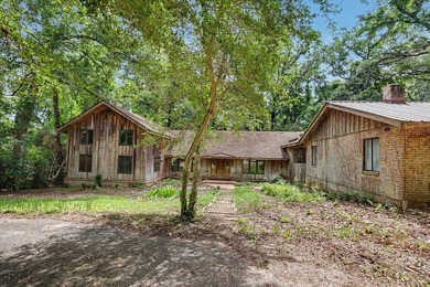 Beach Home For Sale in Tallahassee, Florida