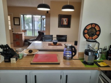 Beach Condo For Sale in Greenacres, Florida