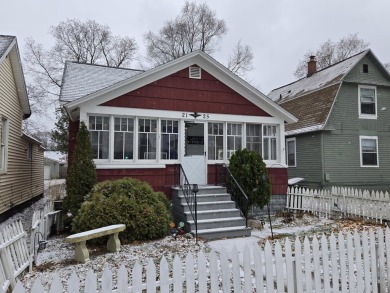 Beach Home For Sale in Muskegon, Michigan