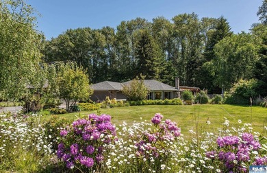 Beach Home For Sale in Sequim, Washington