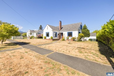 Beach Home For Sale in Port Angeles, Washington
