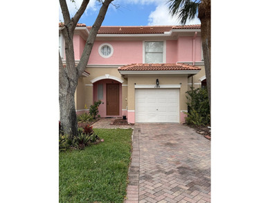 Beach Townhome/Townhouse For Sale in Greenacres, Florida