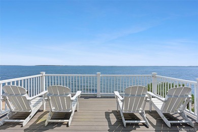 Beach Home For Sale in Laurel, New York