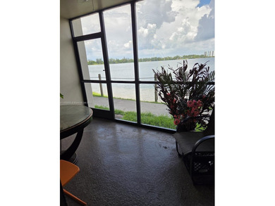 Beach Condo For Sale in Oakland Park, Florida