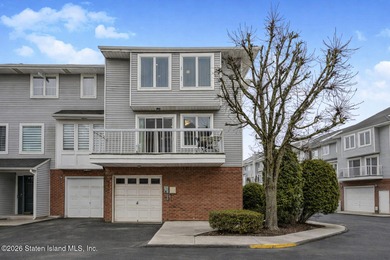 Beach Home Sale Pending in Staten Island, New York