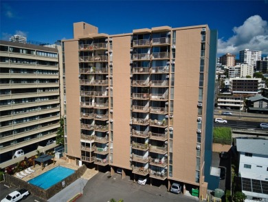 Beach Condo For Sale in Honolulu, Hawaii