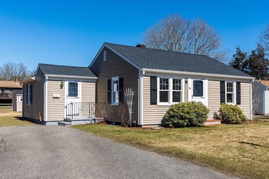 Beach Home Sale Pending in Teaticket, Massachusetts