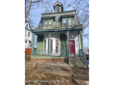 Beach Home Sale Pending in Staten Island, New York